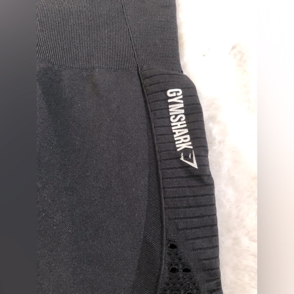 Gymshark Black Seamless Leggings with Stitching Design - Picture 5 of 15